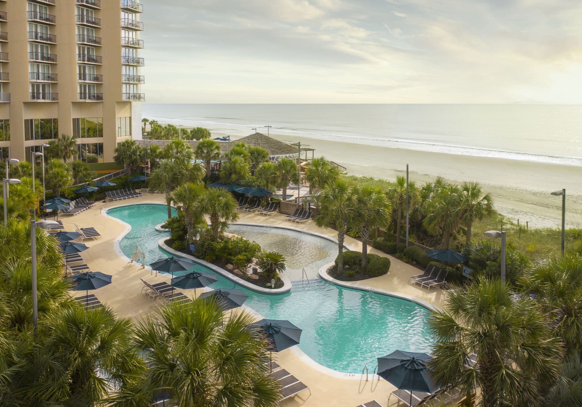 Myrtle-Beach-Hilton-pool-2100x1399-d6bc4736-f6e8-4312-9f86-ec49924ff8f1