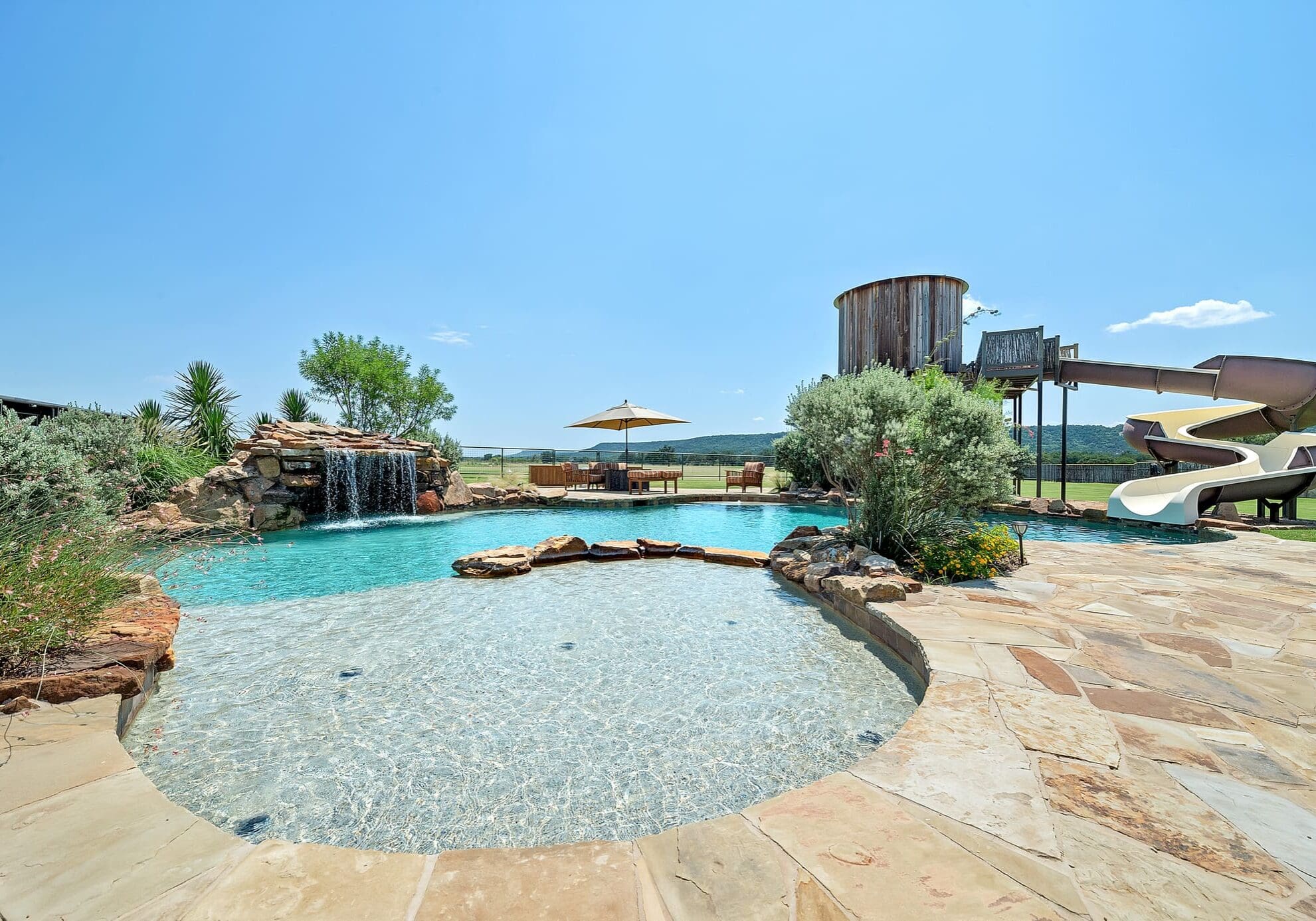 RockerBRanch-77-2100x1386-b583bb8f-645a-45f8-8db2-5f4a234c2a82